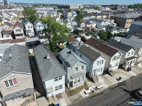 88 Komorn Newark NJ 07105