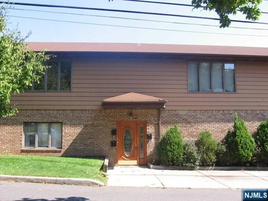 4 Hamilton Avenue Lodi NJ 07644