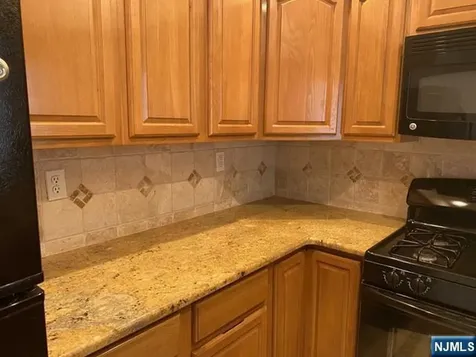 4 Hamilton Avenue Lodi NJ 07644