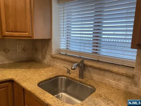 4 Hamilton Avenue Lodi NJ 07644