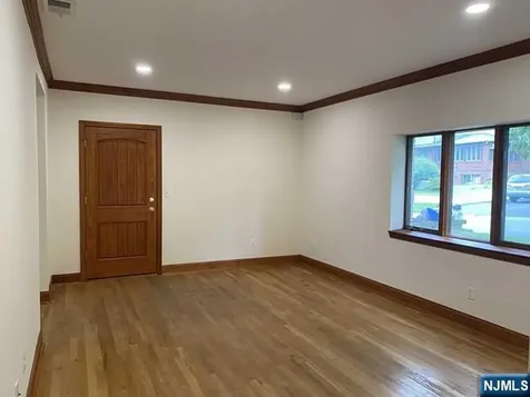 4 Hamilton Avenue Lodi NJ 07644