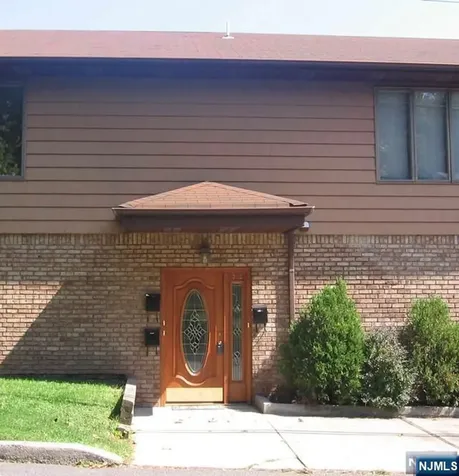 4 Hamilton Avenue Lodi NJ 07644