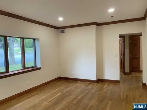 4 Hamilton Avenue Lodi NJ 07644
