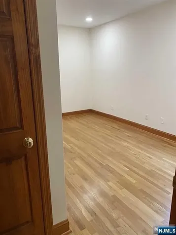 4 Hamilton Avenue Lodi NJ 07644