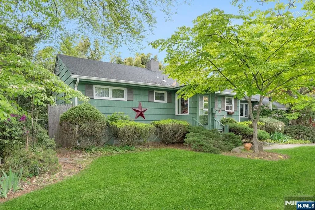 335 Bradley Avenue Northvale NJ 07647