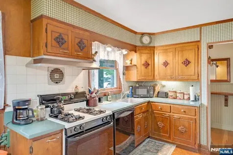 335 Bradley Avenue Northvale NJ 07647