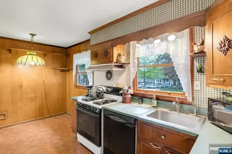 335 Bradley Avenue Northvale NJ 07647