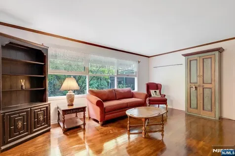 335 Bradley Avenue Northvale NJ 07647