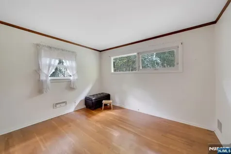 335 Bradley Avenue Northvale NJ 07647