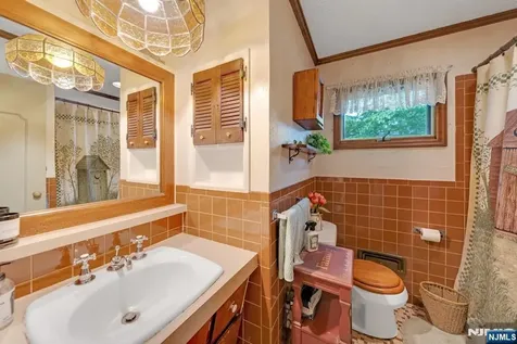 335 Bradley Avenue Northvale NJ 07647