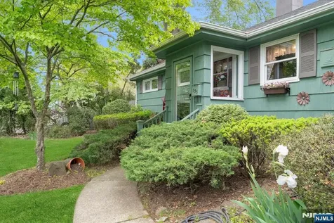 335 Bradley Avenue Northvale NJ 07647