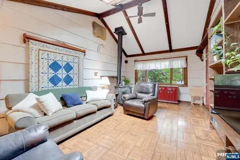 335 Bradley Avenue Northvale NJ 07647