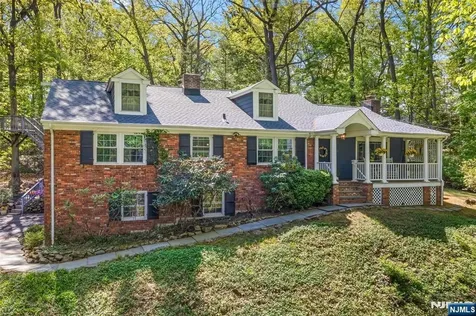 29 Upper Drive Berkeley Heights NJ 07901
