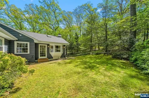 29 Upper Drive Berkeley Heights NJ 07901