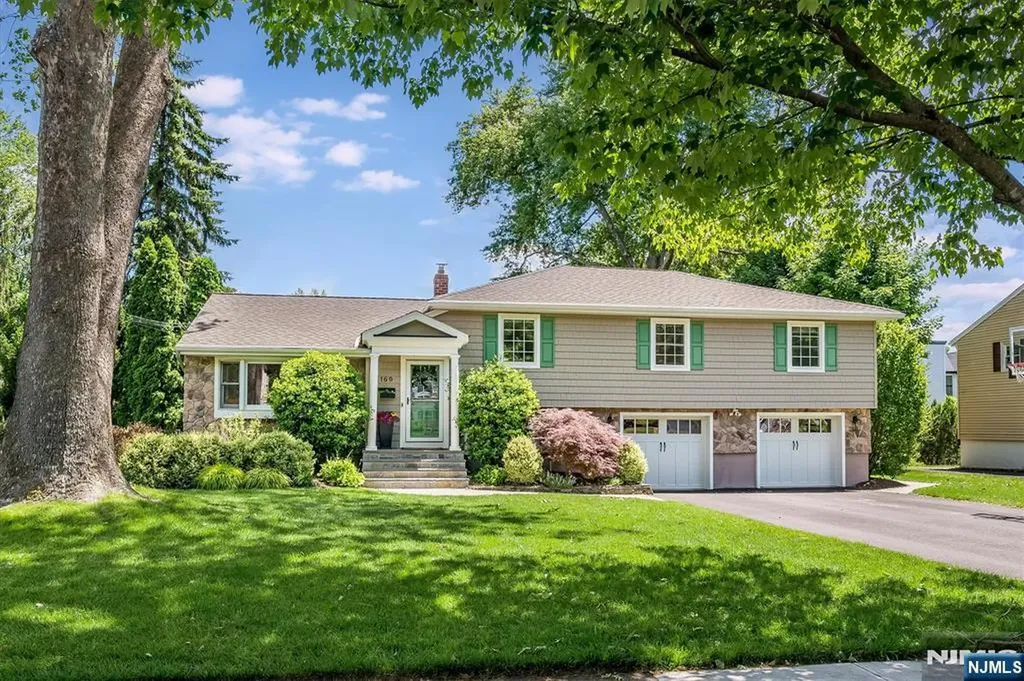 169 Hillman Avenue Glen Rock NJ 07452