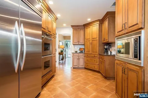 169 Hillman Avenue Glen Rock NJ 07452