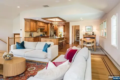 169 Hillman Avenue Glen Rock NJ 07452