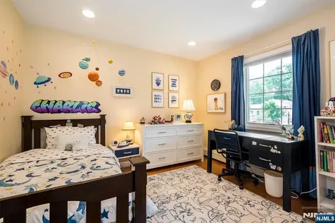 169 Hillman Avenue Glen Rock NJ 07452