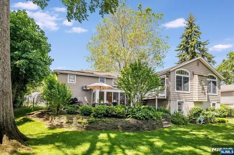 169 Hillman Avenue Glen Rock NJ 07452