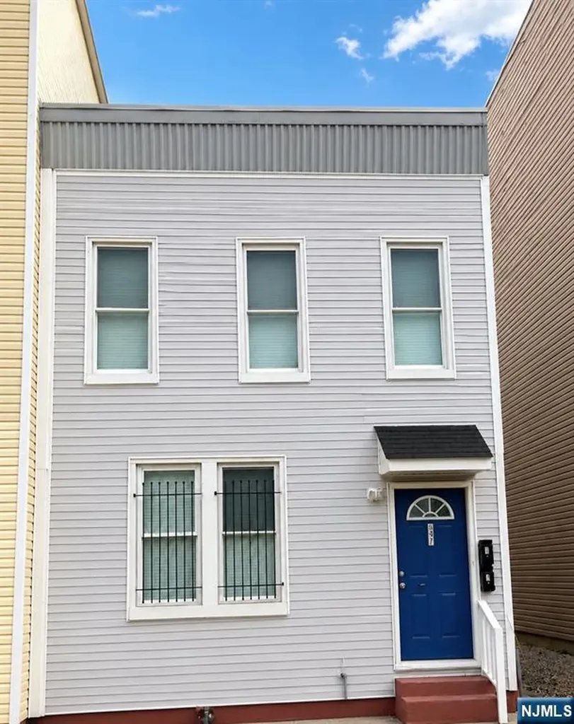 647 Grove Street Irvington NJ 07111