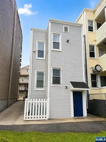 647 Grove Street Irvington NJ 07111