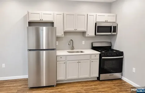 647 Grove Street Irvington NJ 07111