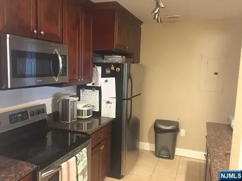 38 Garden Place Edgewater NJ 07020