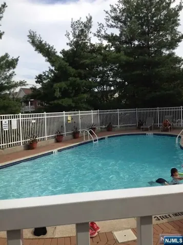 38 Garden Place Edgewater NJ 07020