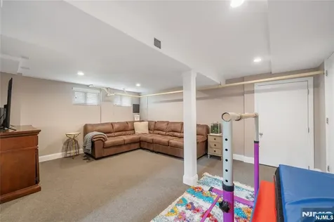 15 Valley Road Nutley NJ 07110