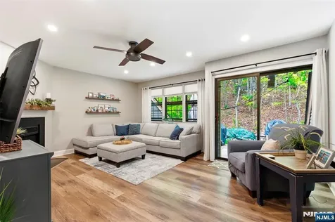 40 Lexington Lane West Milford NJ 07480