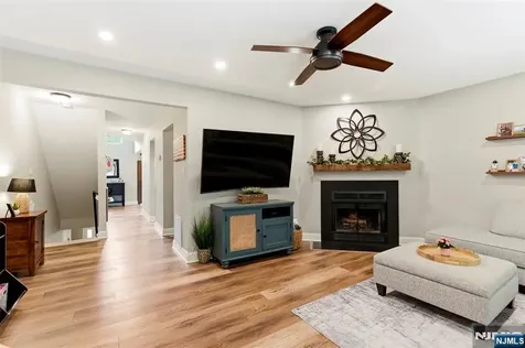 40 Lexington Lane West Milford NJ 07480