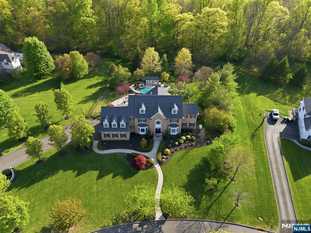 2 Hillas Lane Chester Township NJ 07930