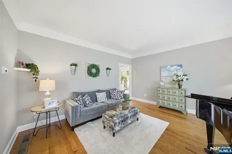 2 Hillas Lane Chester Township NJ 07930
