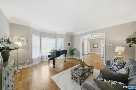 2 Hillas Lane Chester Township NJ 07930