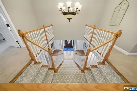 2 Hillas Lane Chester Township NJ 07930
