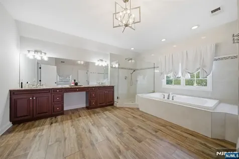 2 Hillas Lane Chester Township NJ 07930