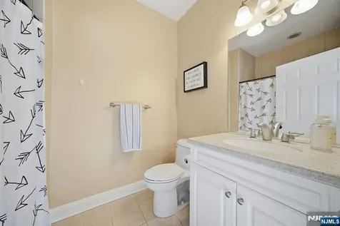 2 Hillas Lane Chester Township NJ 07930