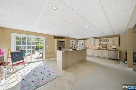2 Hillas Lane Chester Township NJ 07930