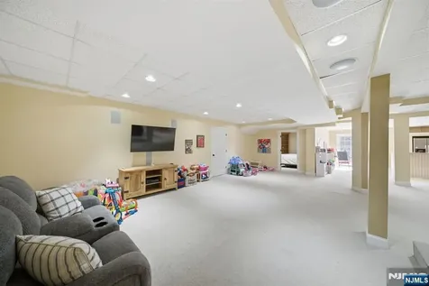 2 Hillas Lane Chester Township NJ 07930