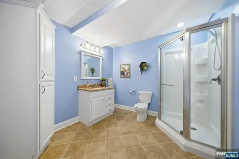 2 Hillas Lane Chester Township NJ 07930