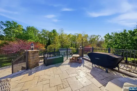 2 Hillas Lane Chester Township NJ 07930