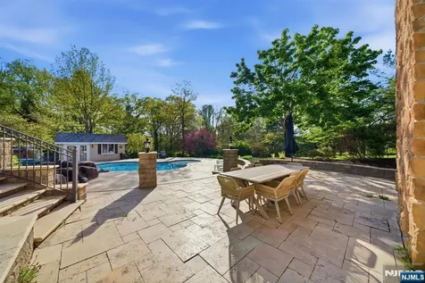 2 Hillas Lane Chester Township NJ 07930