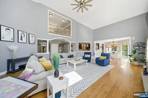 2 Hillas Lane Chester Township NJ 07930