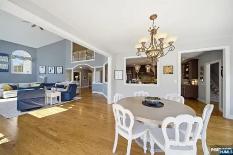 2 Hillas Lane Chester Township NJ 07930