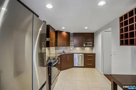 1077 River Road Edgewater NJ 07020