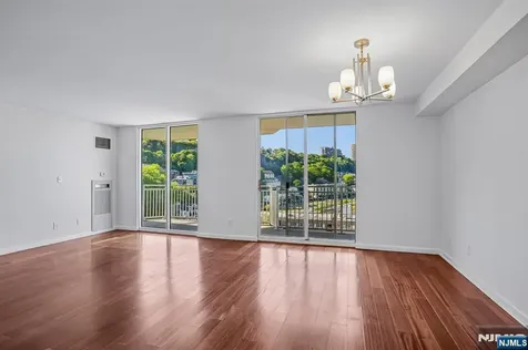 1077 River Road Edgewater NJ 07020