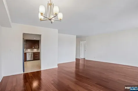 1077 River Road Edgewater NJ 07020