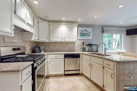 50 Seminole Avenue Oakland NJ 07436