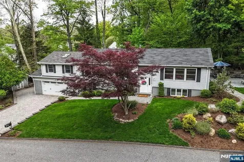 50 Seminole Avenue Oakland NJ 07436