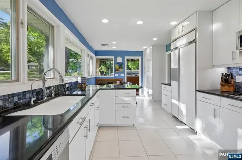 122 Sunrise Drive Hawthorne NJ 07506